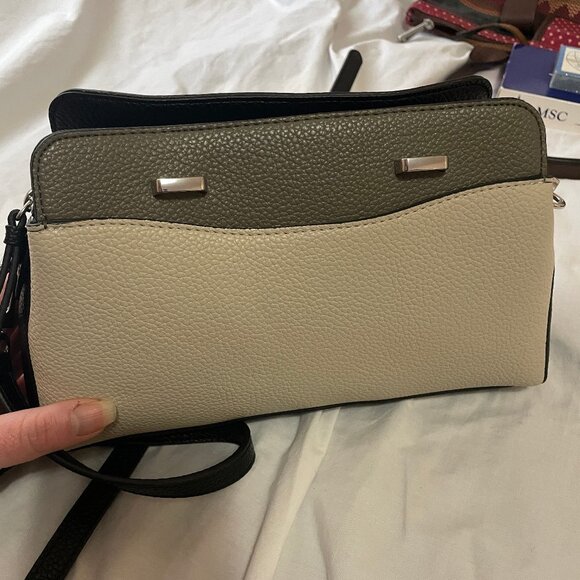 DKNY Avelle Small Crossbody Faux Leather Purse Bag (No Stachel Handles) Unused - Picture 6 of 16